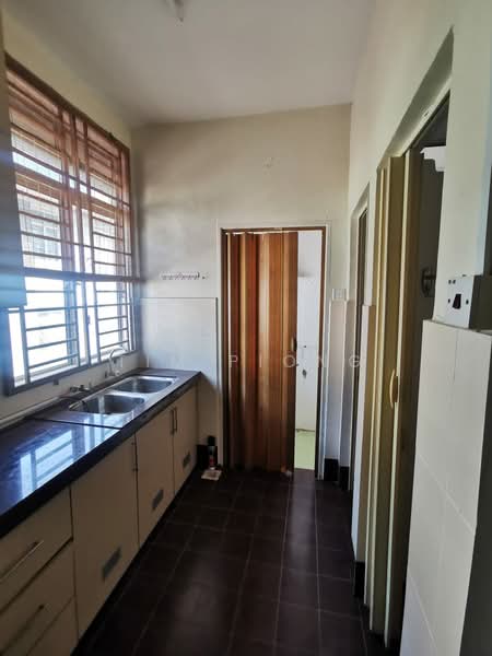 Townhouse for Sale in Taman Krubong Perdana (Krubong) - Tim Piong - Kitchen - PropertyGuru.com.my