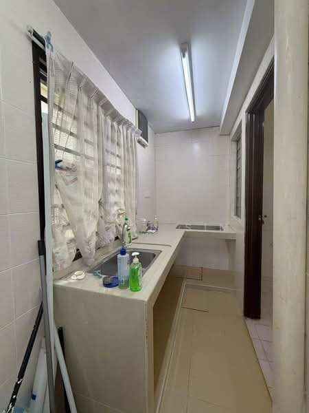 Rumah Teres 2 Tingkat untuk Dijual di Taman Puteri Wangsa (Ulu Tiram) - Jason Sim - Kitchen - PropertyGuru.com.my