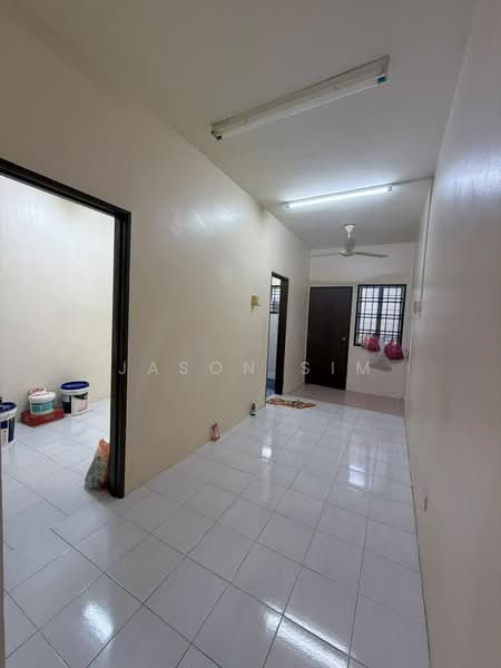 Rumah Teres 2 Tingkat untuk Dijual di Taman Puteri Wangsa (Ulu Tiram) - Jason Sim - Corridor - PropertyGuru.com.my