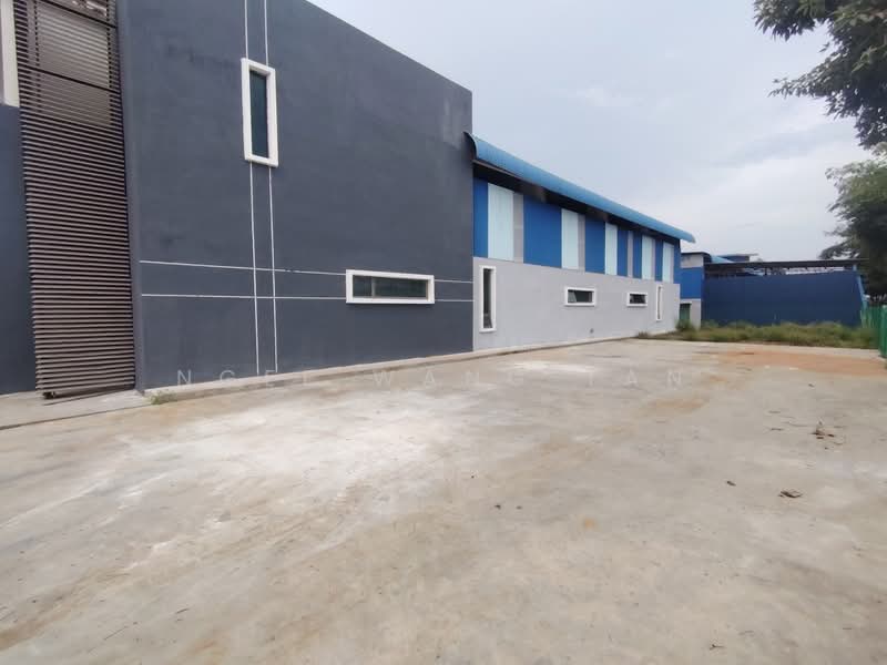 Factory for Rent in Taman Perindustrian Tanjong Minyak Perdana (Tanjong Minyak) - Ngee Wang Tan - Exterior - PropertyGuru.com.my