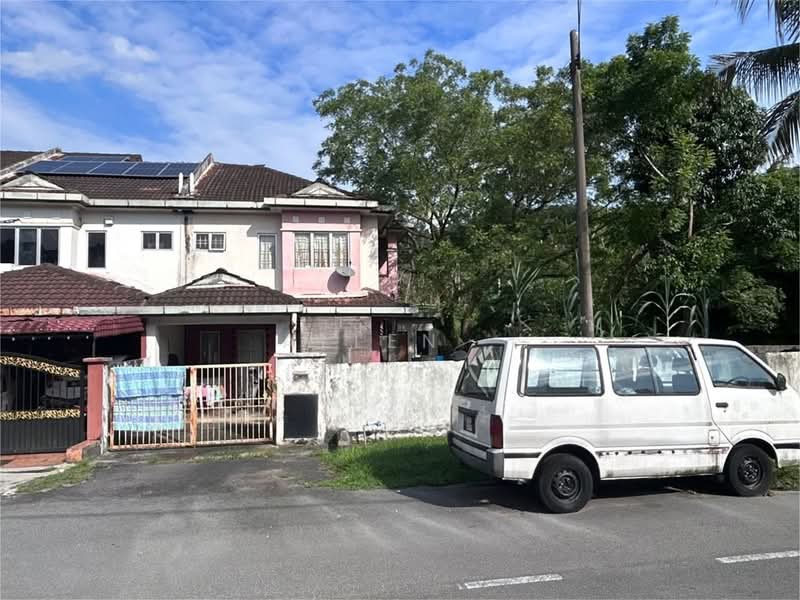 Rumah Teres 2 Tingkat untuk Dijual di Bandar Putra Permai (Seri Kembangan) - Allen . - Exterior - PropertyGuru.com.my