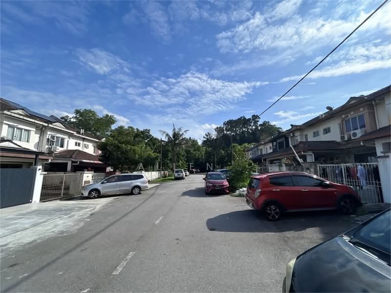 Rumah Teres 2 Tingkat untuk Dijual di Bandar Putra Permai (Seri Kembangan) - Allen . - Exterior - PropertyGuru.com.my