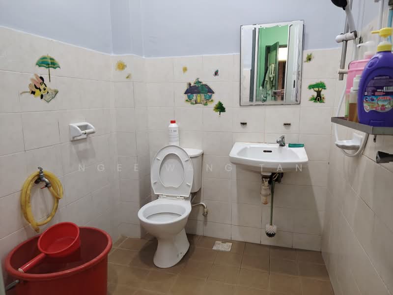 2-storey Terraced House for Sale in Taman Krubong Utama (Krubong) - Ngee Wang Tan - Bathroom - PropertyGuru.com.my