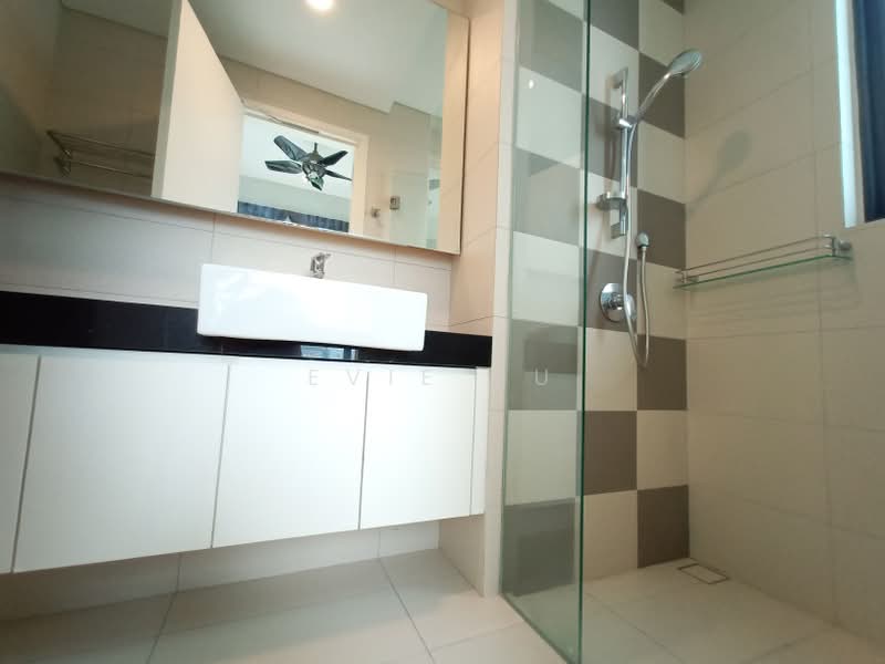 Servis Apartment untuk Disewa di Three28 Tun Razak - Evie Au - Bathroom - PropertyGuru.com.my