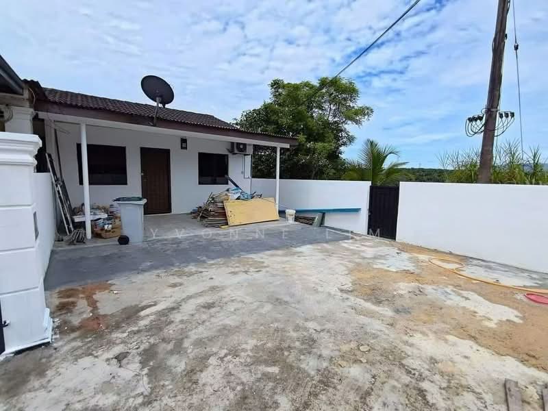 Rumah Teres 1 Tingkat untuk Dijual di Taman Universiti (Skudai) - Yvonne Lim - Exterior - PropertyGuru.com.my