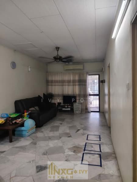 1-storey Terraced House for Rent in Taman Menara Maju (Klang) - Ivy Por - Living Room - PropertyGuru.com.my