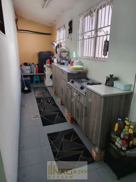 1-storey Terraced House for Rent in Taman Menara Maju (Klang) - Ivy Por - Kitchen - PropertyGuru.com.my