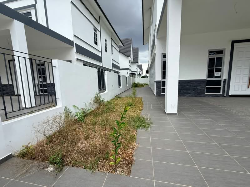 Rumah Berkembar untuk Dijual di Johor Bahru (Johor) - Hui Hui Lim - Exterior - PropertyGuru.com.my
