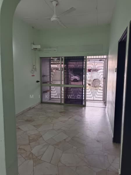 1-storey Terraced House for Rent in Taman Sentosa (Klang) - MiKe Woon - Living Room - PropertyGuru.com.my