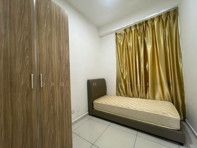 Service Residence for Sale at D'Summit Residences - Ong Lih Shyan - Bedroom - PropertyGuru.com.my