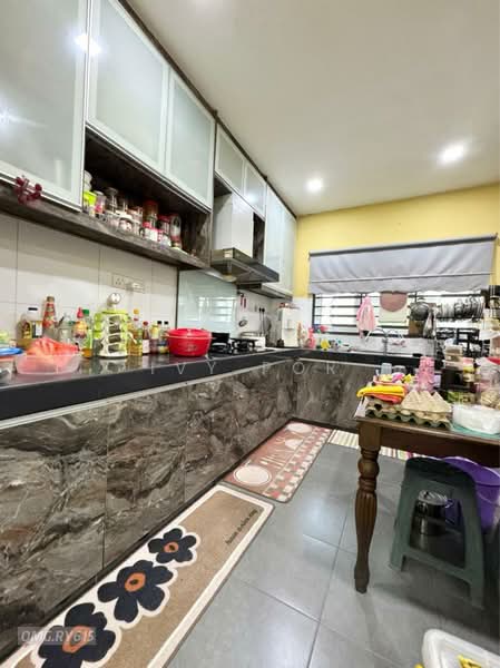 Terraced House for Sale in Bandar Puteri Klang (Klang) - Ivy Por - Kitchen - PropertyGuru.com.my