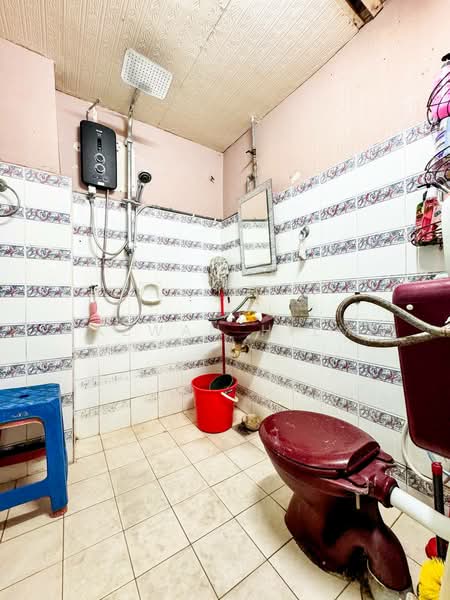 2-storey Terraced House for Sale in Batu Caves (Selangor) - Hazwan Hilmi - Bathroom - PropertyGuru.com.my