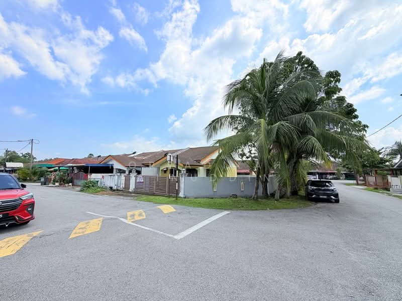 Rumah Teres 1 Tingkat untuk Dijual di Bukit Beruntung (Serendah) - NORFADILAH ZAINUDDIN - Exterior - PropertyGuru.com.my