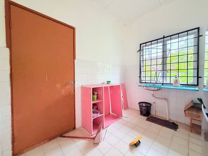 Rumah Teres 1 Tingkat untuk Dijual di Bukit Beruntung (Serendah) - NORFADILAH ZAINUDDIN - Kitchen - PropertyGuru.com.my