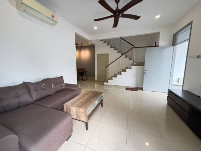 Cluster House for Sale in Taman Adda Heights (Tebrau) - Ong Lih Shyan - Living Room - PropertyGuru.com.my