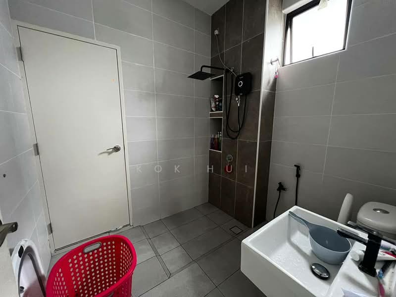 Rumah Teres 2 Tingkat untuk Dijual di Taman Desa Tebrau (Tebrau) - Kok Hui - Bathroom - PropertyGuru.com.my