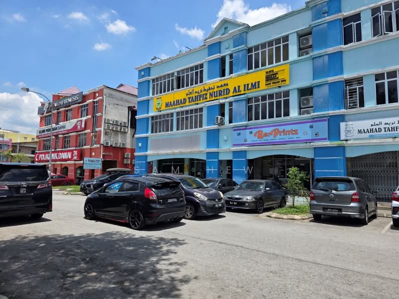 Shop / Office for Rent in Bandar Tasik Kesuma (Beranang) - Sam Hew - Exterior - PropertyGuru.com.my