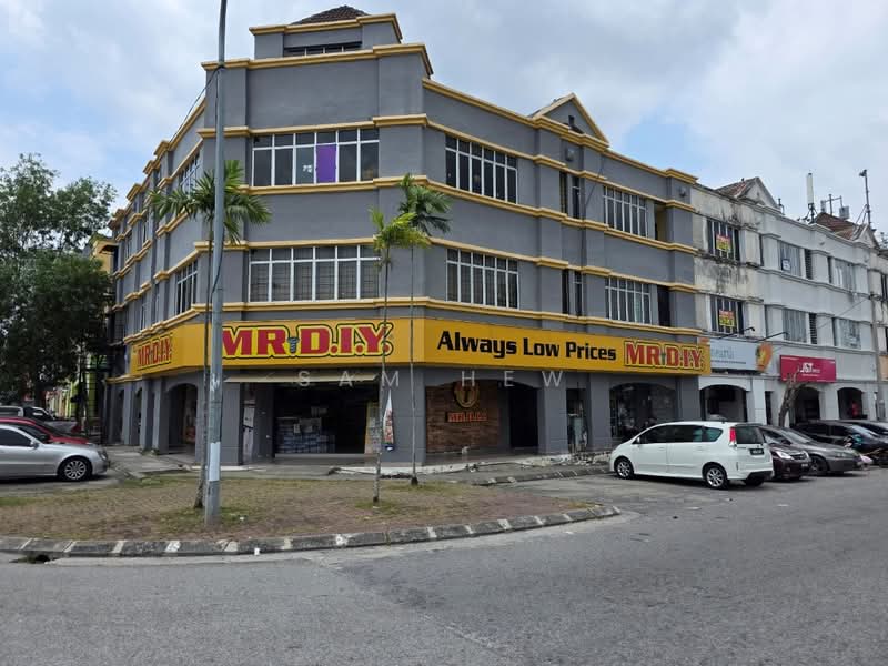 Shop / Office for Rent in Bandar Tasik Kesuma (Beranang) - Sam Hew - Exterior - PropertyGuru.com.my
