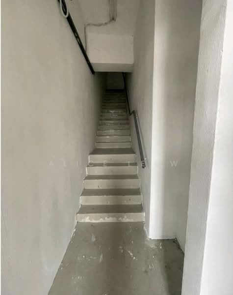 Shop / Office for Rent in Bandar Seri Putra (Bangi) - Alice Leow - Corridor - PropertyGuru.com.my