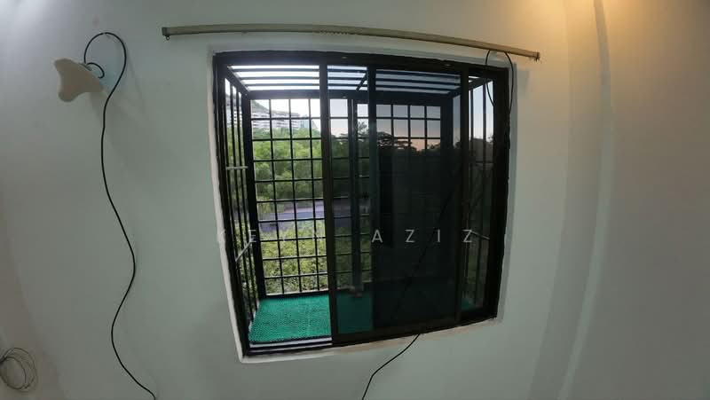 Flat for Sale at Pangsapuri Intan - Keyn Aziz - Balcony - PropertyGuru.com.my