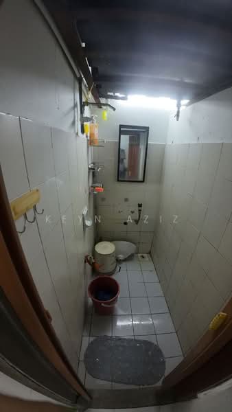 Flat for Sale at Pangsapuri Intan - Keyn Aziz - Bathroom - PropertyGuru.com.my