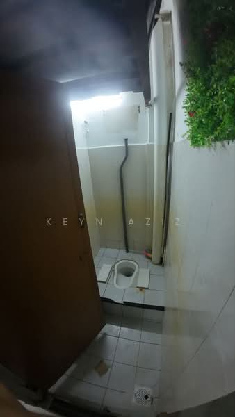 Flat for Sale at Pangsapuri Intan - Keyn Aziz - Bathroom - PropertyGuru.com.my