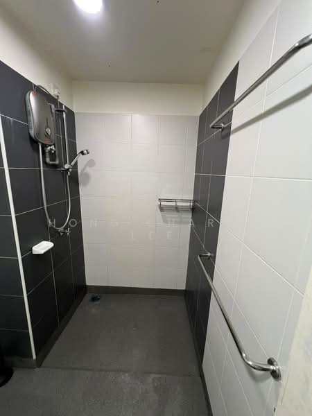 Apartment for Rent at Idaman Residence - Hong Charng Lee - Bathroom - PropertyGuru.com.my