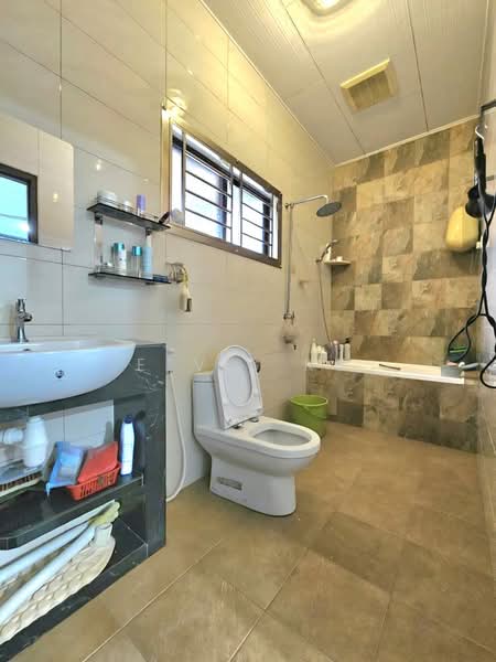 Rumah Banglo untuk Dijual di Taman Pelangi (Johor Bahru) - Elvis Ku - Bathroom - PropertyGuru.com.my