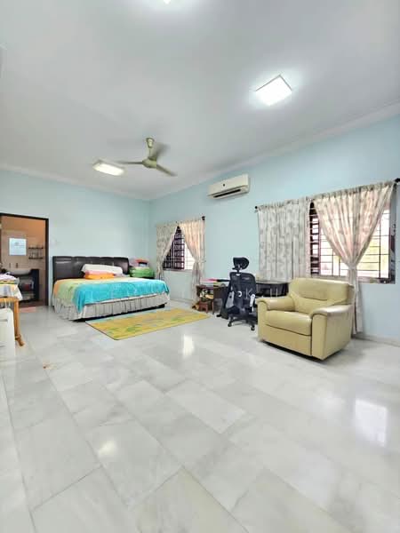 Rumah Banglo untuk Dijual di Taman Pelangi (Johor Bahru) - Elvis Ku - Bedroom - PropertyGuru.com.my