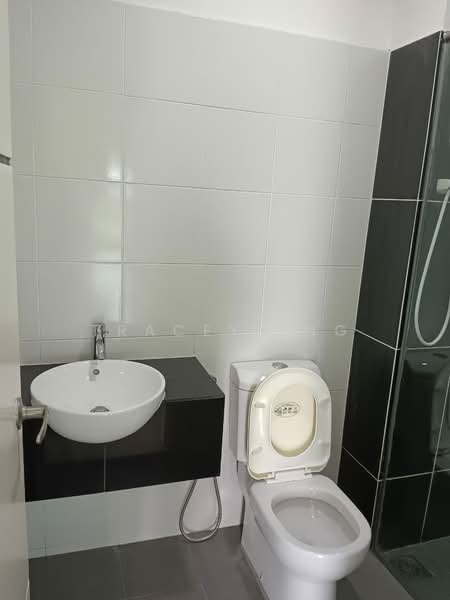 Servis Apartment untuk Dijual di 1Medini - Tracey Eng - Common Bathroom - PropertyGuru.com.my