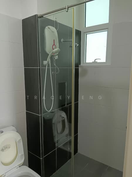 Servis Apartment untuk Dijual di 1Medini - Tracey Eng - Common Bathroom - PropertyGuru.com.my