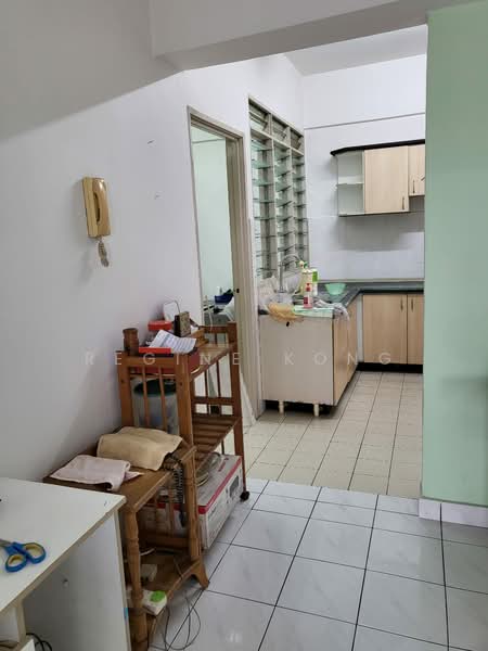 Condominium for Sale at South City (Perdana Selatan) Block C - Regine Kong - Kitchen - PropertyGuru.com.my