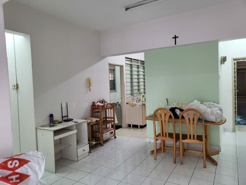 Condominium for Sale at South City (Perdana Selatan) Block C - Regine Kong - Living Room - PropertyGuru.com.my