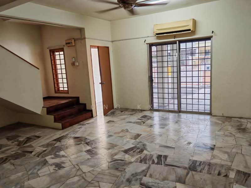 Rumah Teres 2 Tingkat untuk Dijual di Taman Wawasan (Puchong) - Ong KK - Living Room - PropertyGuru.com.my