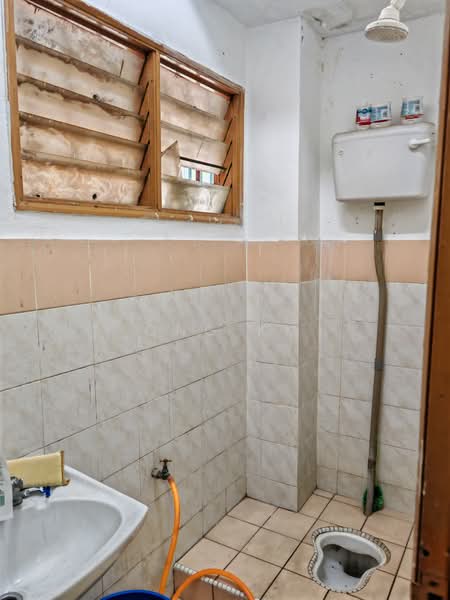 Rumah Teres 2 Tingkat untuk Dijual di Taman Wawasan (Puchong) - Ong KK - Bathroom - PropertyGuru.com.my