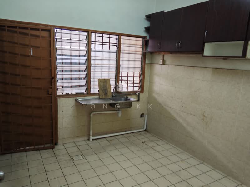 Rumah Teres 2 Tingkat untuk Dijual di Taman Wawasan (Puchong) - Ong KK - Kitchen - PropertyGuru.com.my