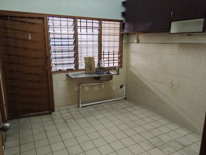 Rumah Teres 2 Tingkat untuk Dijual di Taman Wawasan (Puchong) - Ong KK - Kitchen - PropertyGuru.com.my