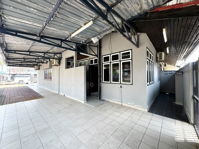 Rumah Teres 1-Tingkat untuk Dijual di Taman Daya (Johor Bahru) - Sharon Ong - Exterior - PropertyGuru.com.my