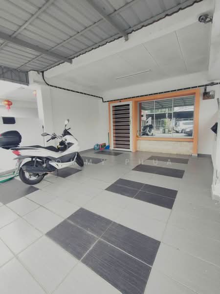 Rumah Teres untuk Disewa di Pasir Gudang (Johor) - Tommy Phua - Entrance - PropertyGuru.com.my