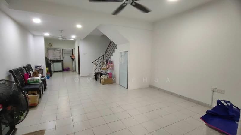 Rumah Teres untuk Disewa di Pasir Gudang (Johor) - Tommy Phua - Living Room - PropertyGuru.com.my