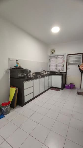 Rumah Teres untuk Disewa di Pasir Gudang (Johor) - Tommy Phua - Kitchen - PropertyGuru.com.my