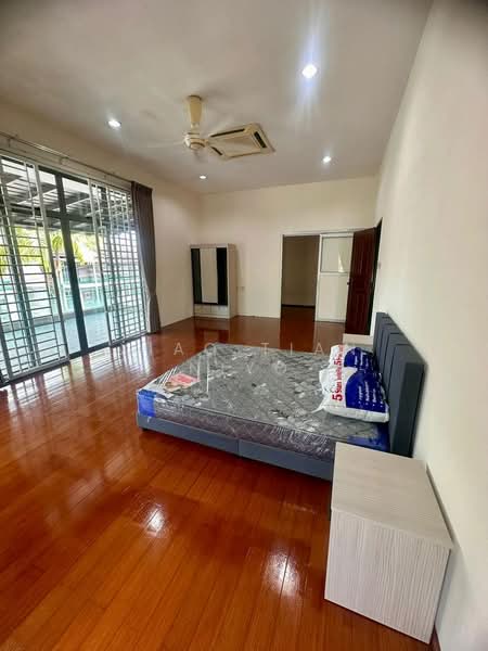 Semi-Detached House for Rent in Taman Sutera Indah (Kluang) - Xiao Tian Niyo - Bedroom - PropertyGuru.com.my