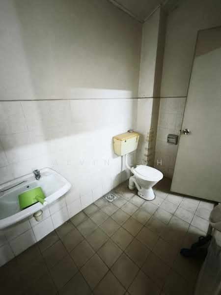 Rumah Teres untuk Dijual di Bandar Mahkota Cheras (Cheras) - Alvin Loh - Bathroom - PropertyGuru.com.my