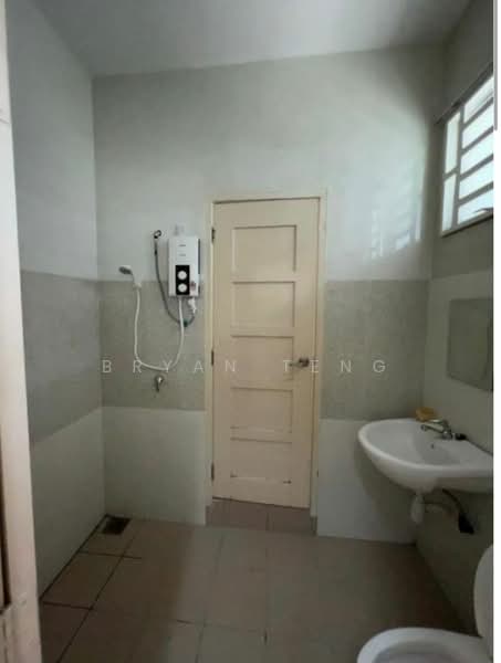 2-storey Terraced House for Rent in Batu Maung (Penang) - Bryan Teng - Bathroom - PropertyGuru.com.my