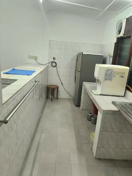 1-storey Terraced House for Rent in Taman Ungku Tun Aminah (Skudai) - Dominic Chow - Kitchen - PropertyGuru.com.my