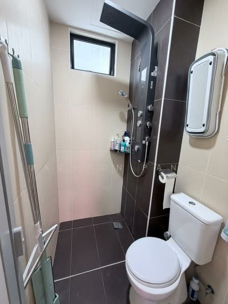 Servis Apartment untuk Dijual di The Garden Residences - Jackson Pang - Bathroom - PropertyGuru.com.my