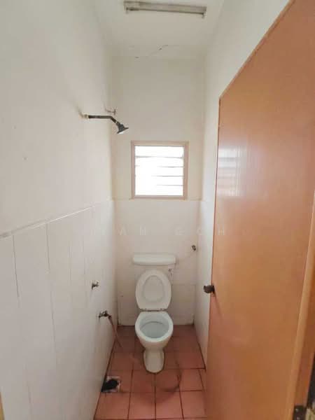 Rumah Teres 2 Tingkat untuk Dijual di Saujana Puchong (Puchong) - Evan Goh - Bathroom - PropertyGuru.com.my
