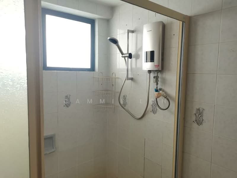 Kondominium untuk Disewa di Desa Kiara - Cammie Loh - Bathroom - PropertyGuru.com.my