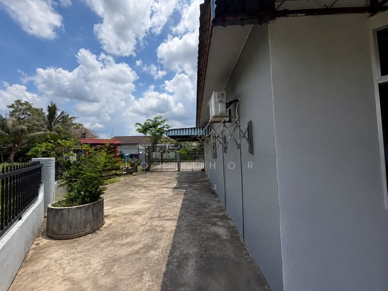 1-storey Terraced House for Sale in Machang Bubok (Bukit Mertajam) - Joy Khor - Exterior - PropertyGuru.com.my