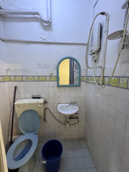 Pangsapuri untuk Dijual di Taman Lembah Maju - BARRY CHAN - Bathroom - PropertyGuru.com.my